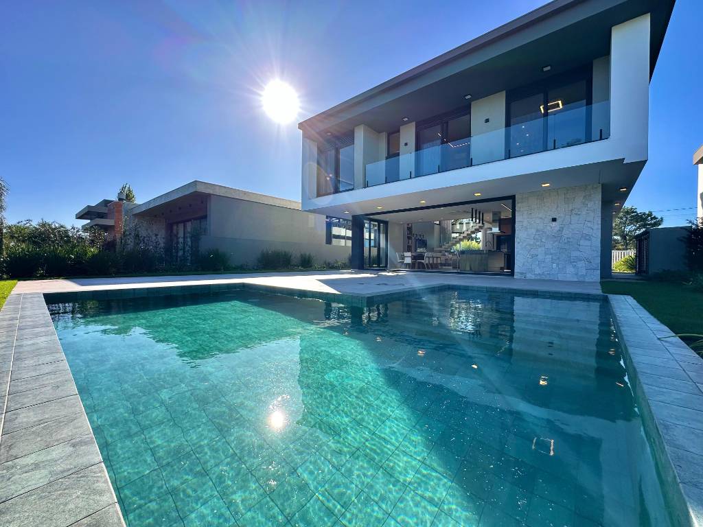 Casa em Condomínio 5 dormitórios para venda, Parque Antártica em Capão da Canoa | Ref.: 11238