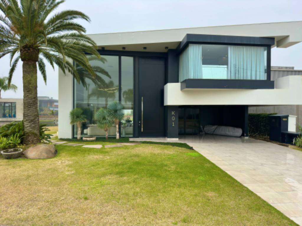 Casa 6 dormitórios para venda, Centro em Xangri-lá | Ref.: 16958